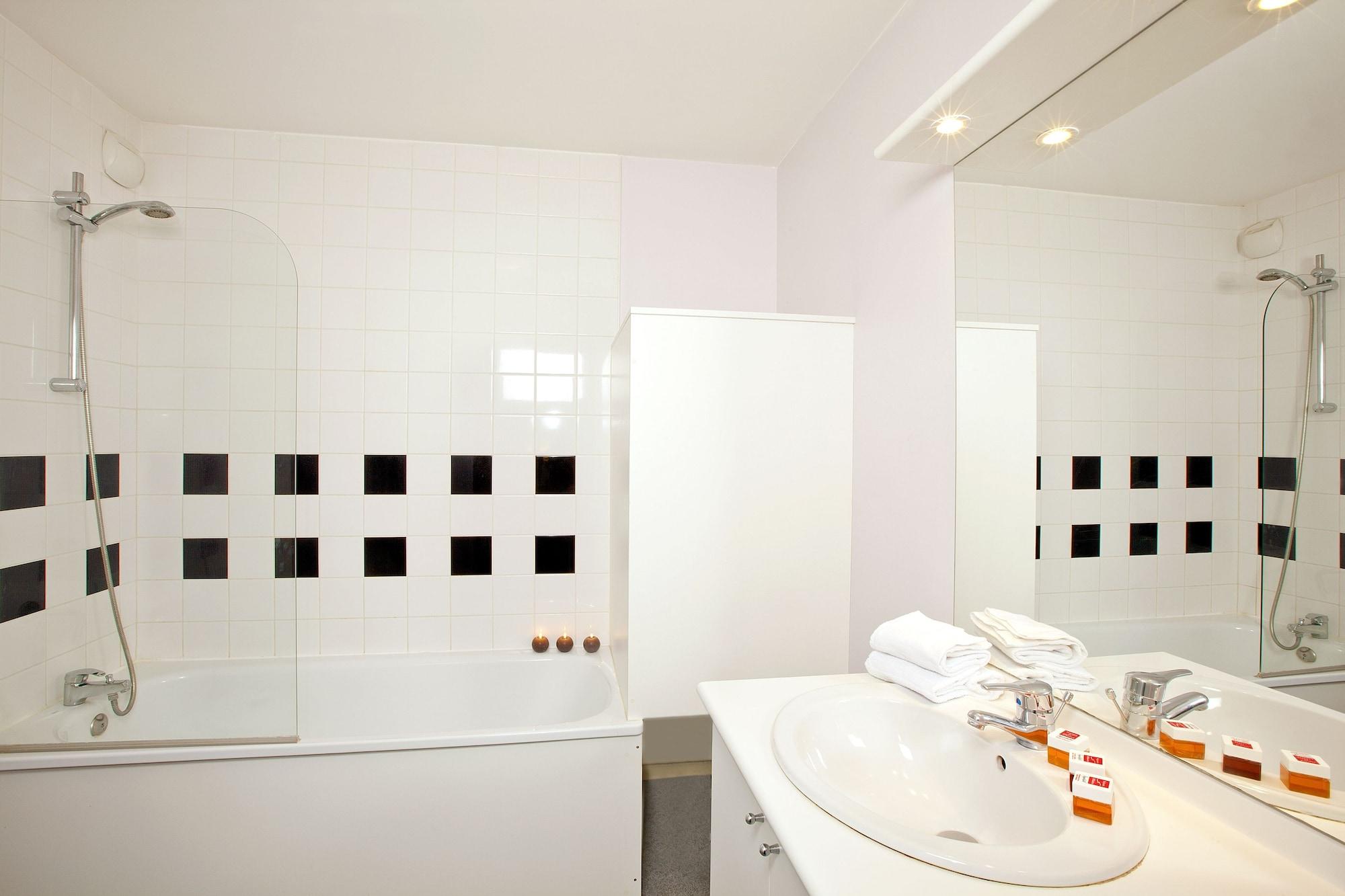 Sejours & Affaires Lille Europe Aparthotel ภายนอก รูปภาพ
