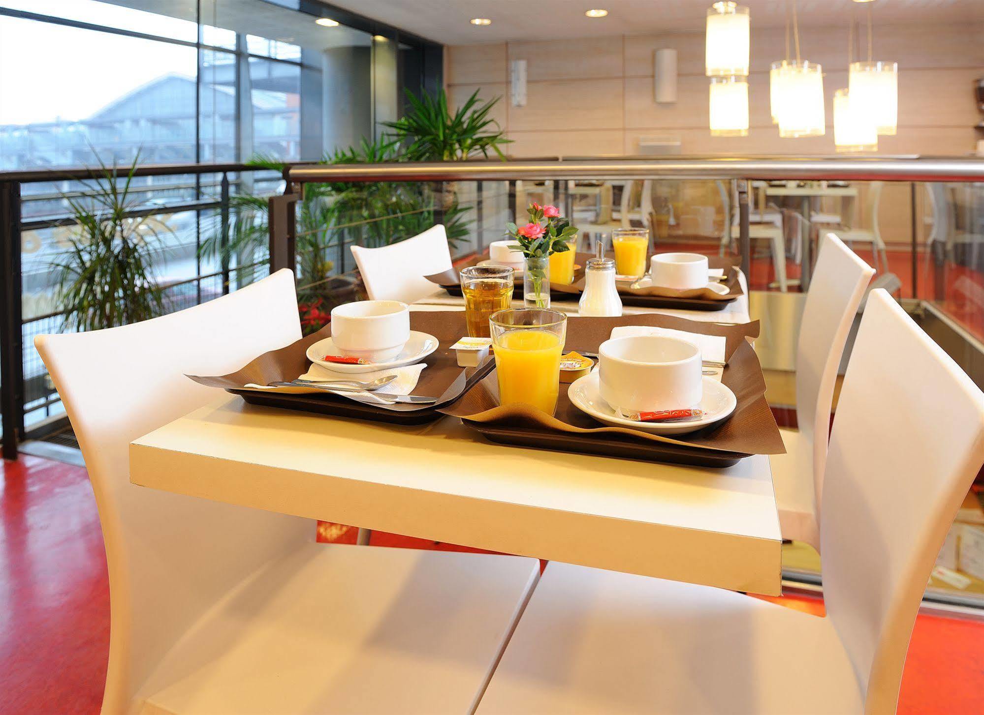 Sejours & Affaires Lille Europe Aparthotel ร้านอาหาร รูปภาพ
